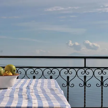Four-bedroom Holiday In Loutra Aidipsou