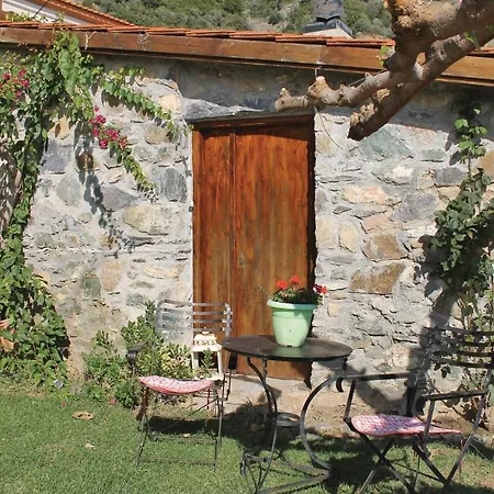 Four-bedroom Holiday In Loutra Aidipsou 卢特拉艾季普苏